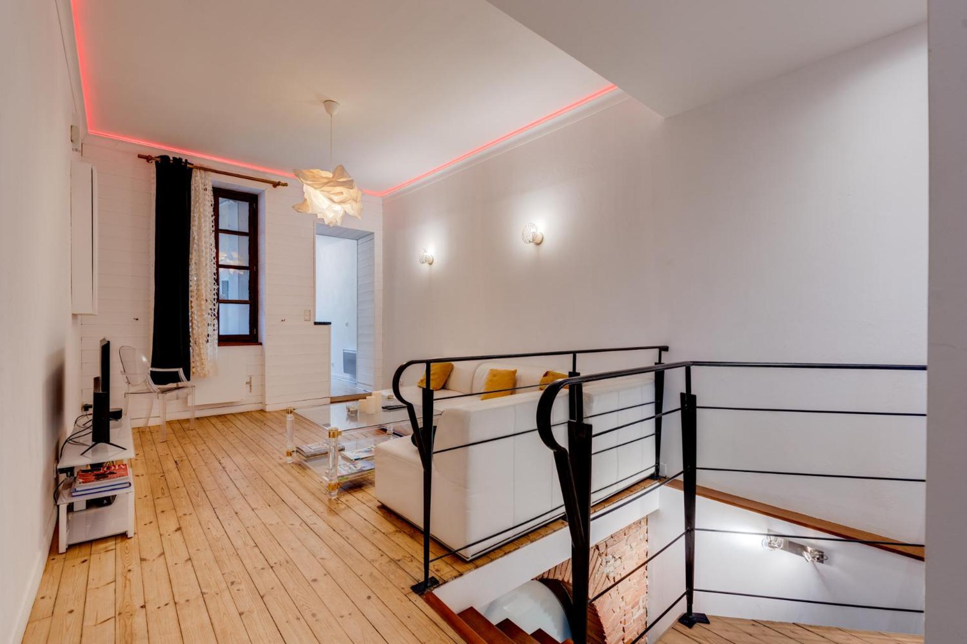Spacieux 90m2 Jacuzzi, Standing,bien-etre Appartement *